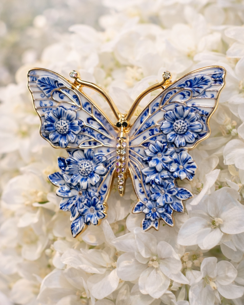 Hugs & Gifts | Çini Bahçe Kelebek Broş 🦋💙