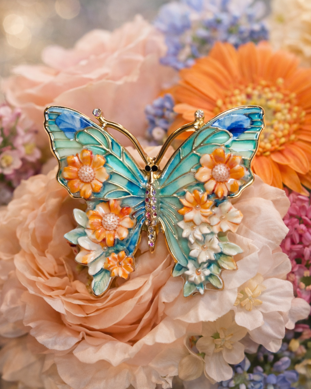 Hugs & Gifts | Gün Işığı Mine Kelebek Broş 🦋🌸