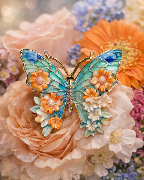 Hugs & Gifts | Gün Işığı Mine Kelebek Broş 🦋🌸