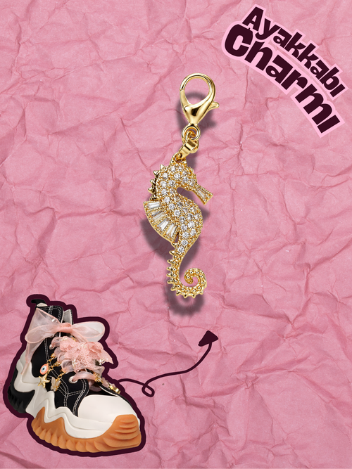 Hugs & Gifts | Altın Denizatı Charm ✨🌊