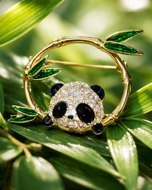 Hugs & Gifts | Bambu Rüyası Panda Broş 🐼✨