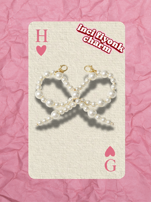 Hugs & Gifts – Coquette Charm | İnci Fiyonk 🎀🤍