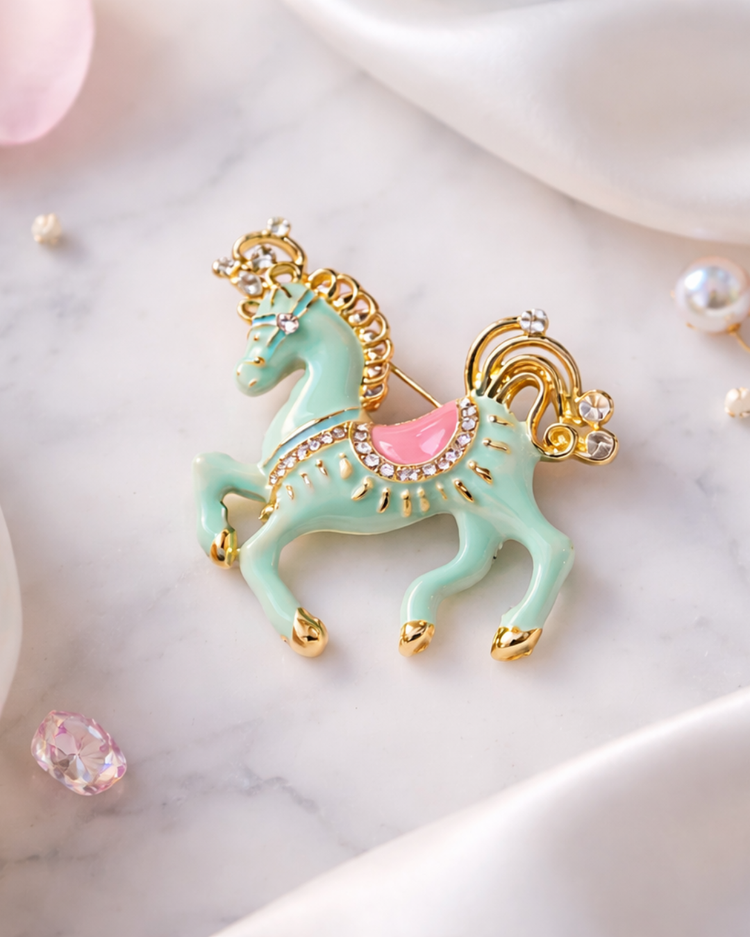 Hugs & Gifts – Şeker Rüyası At Broş 🐴✨
