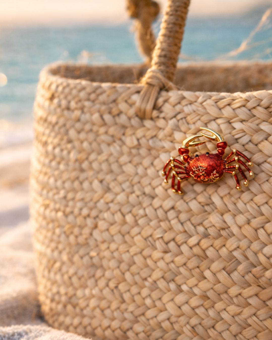 Hugs & Gifts | Mercan Yengeç Broş 🦀✨