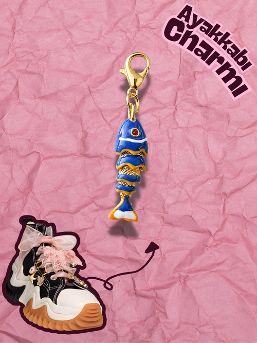 Hugs & Gifts – Astro Charm | Gece Mavisi Balık Charm 🐟✨