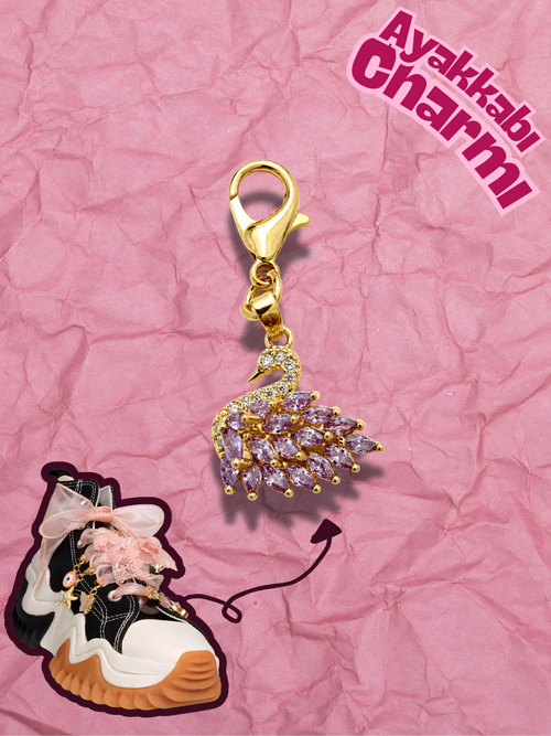 Hugs & Gifts – Coquette Charm | Lavanta Kuğu Charm 🦢💜