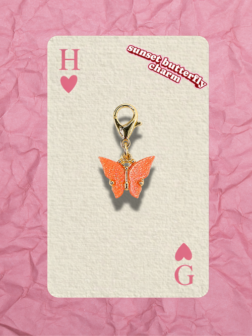 Hugs & Gifts – Coquette Charm | Açık Turuncu Kelebek Charm 🧡